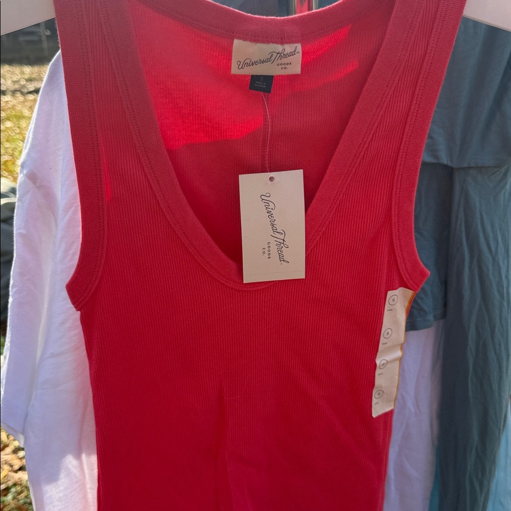 Universal Treads Pink Tank